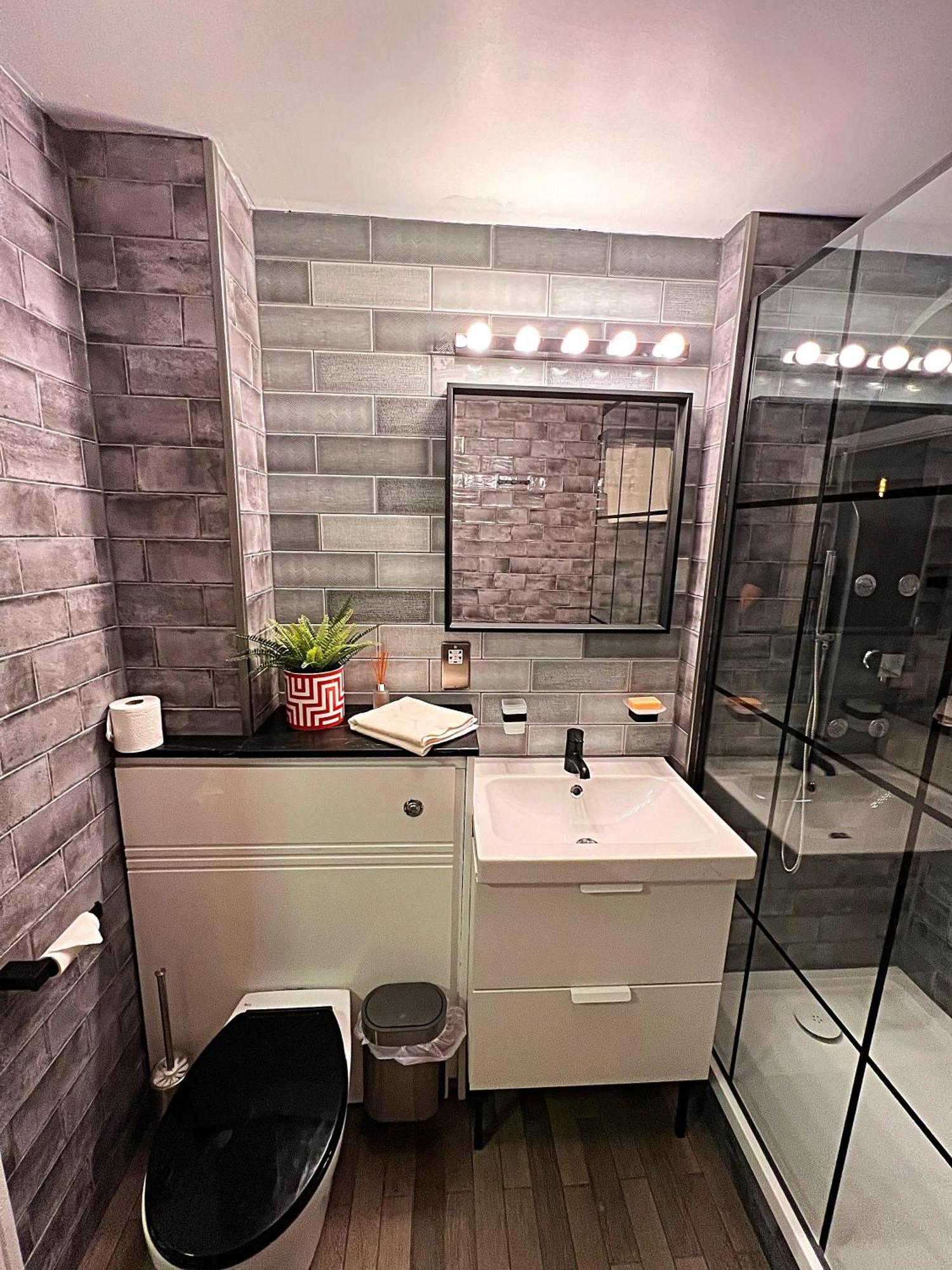 Latitude Chinatown Central Apartment برمنغهام المظهر الخارجي الصورة